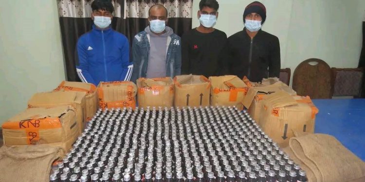 धनुषाबाट लागूऔषधसहित चार जना युवक पक्राउ