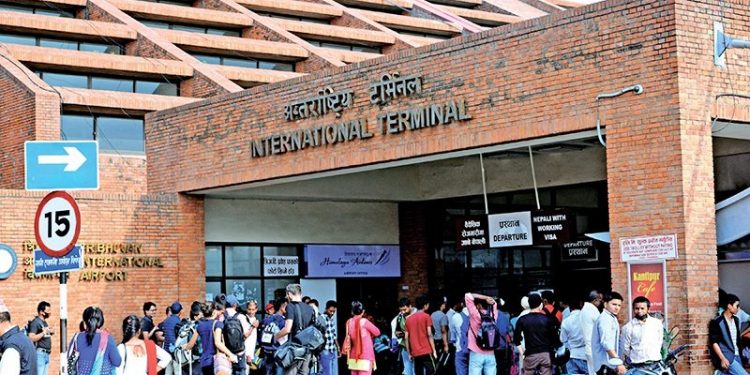 त्रिभुवन विमानस्थलबाट ९ किलो सुनसहित एकजना पक्राउ