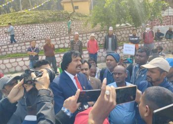 मधेशबाट हिडेका मिटरव्याजपीडितलाई भेटे सीके राउत