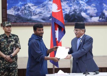 आफ्नै कार्यकालमा मिटरब्याज पीडितको समस्या समाधान गर्छ : प्रचण्ड