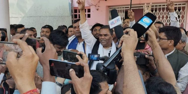 उपेन्द्र यादवले गराए बारा क्षेत्र नं २ बाट उम्मेदवारी दर्ता