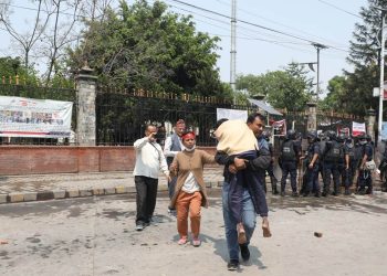 मिटरब्याज पीडित र प्रहरीबीच झडप