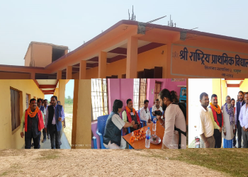 मन्त्री यादवले गरे पकडियाको विद्यालय निरीक्षण