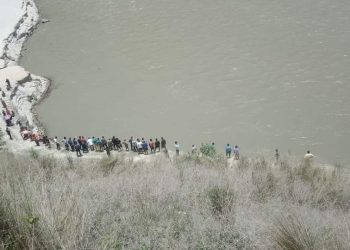 जीप सुनकोशीमा खस्दा ३ जना बेपत्ता