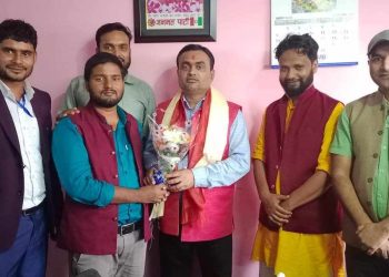 सचिवालय प्रमुख मण्डलले गरे मन्त्री चन्दन सिंहलाई स्वागत