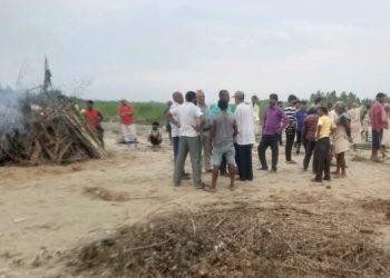 महोत्तरीमा सवारी दुर्घटना हुदाँ बुबाछोरीको मृत्यु