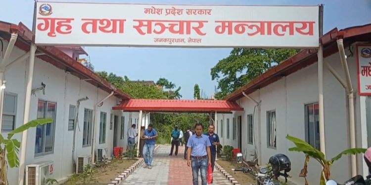 मधेश सरकारद्वारा बाढी पीडितलाई १०/१० लाखको राहत