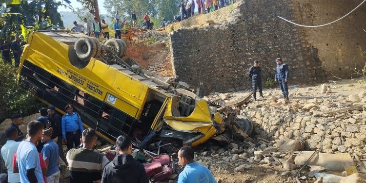 उदयपुरमा बस दुर्घटना हुँदा ३ जनाको मृत्यु