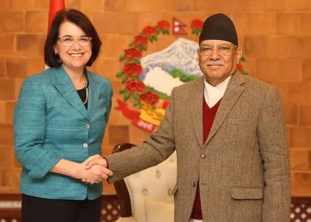 प्रधानमन्त्री र लाउबाचरबिच भेटवार्ता