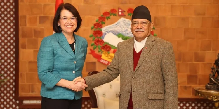 प्रधानमन्त्री र लाउबाचरबिच भेटवार्ता