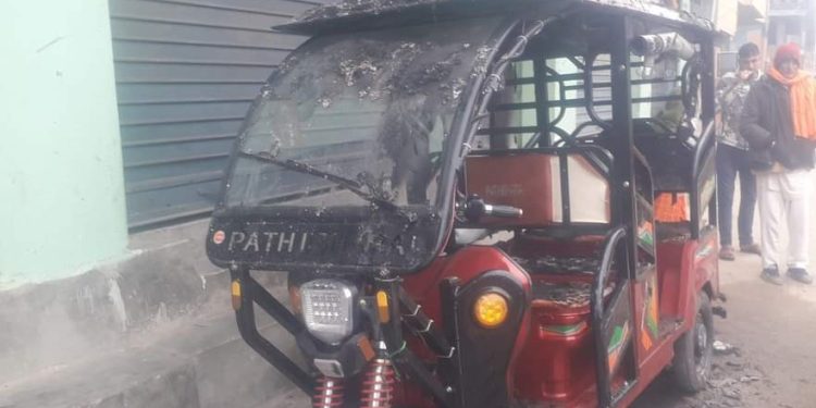 अटो रिक्सामा आगजनी