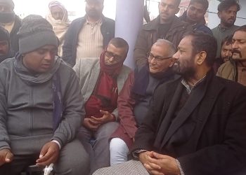 संघातिक आक्रमणबाट घाइते भएका पालिका अध्यक्ष यादव भेटे नेता निधी