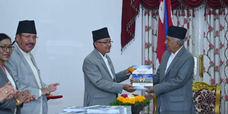 राष्ट्रपतिसमक्ष बुझायो आयोगले राष्ट्रियसभा निर्वाचनको प्रतिवेदन