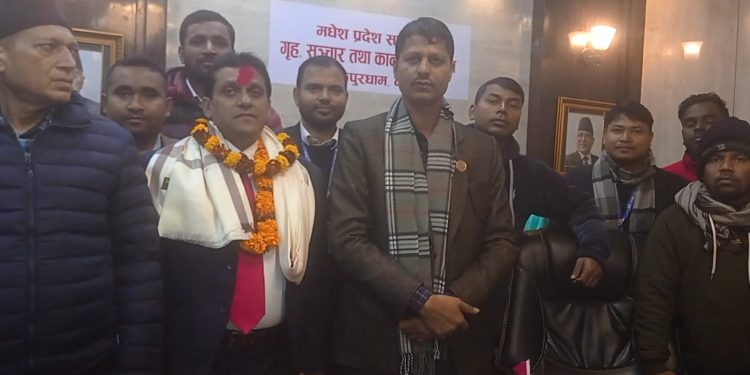 मन्त्रालयमा प्रदेश सचिब यादबलाई स्वागत