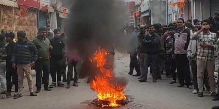 राजस्व छली गरेको आरोप जनकपुरका बलराम र अरुण पक्राउ, व्यापारीहरू आन्दोलित