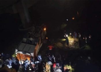 दाङमा बस दुर्घटना हुदा १२ जनाको मृत्यु, २३ जना घाइते