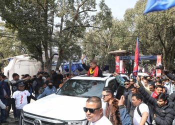 राजाको स्टाईलमा दुर्गा प्रसाईको ‘इन्ट्री’