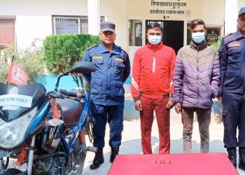 चार राउण्ड गोलीसहित दुई जना पक्राउ