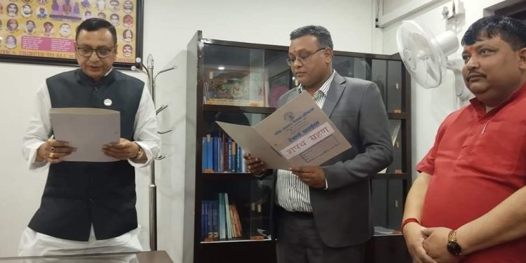 प्रतिष्ठानका नवनियुक्त उपकुलपतिले लिए सपथ