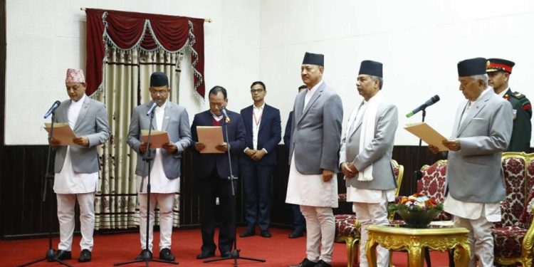 तीन सांसदले लिए मन्त्री पदको शपथ