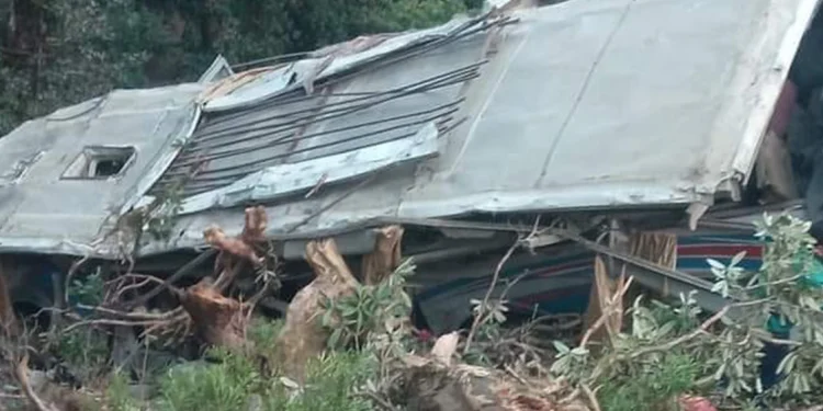 बागलुङको निसीखोलामा बस दुर्घटना हुँदा ७ जनाको मृत्यु