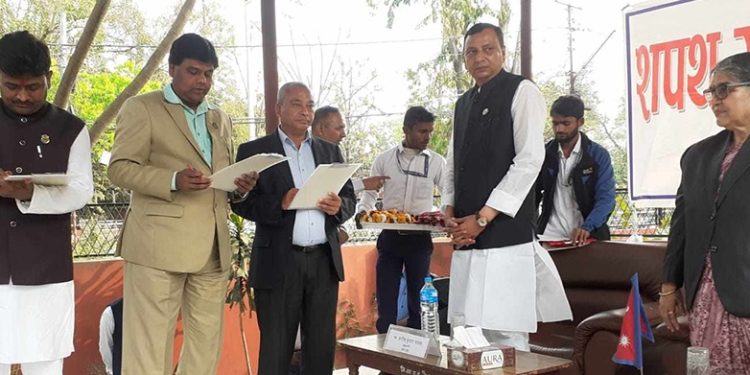 मधेश सरकार : एमालेबाट ३ मन्त्रीले लिए शपथ