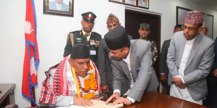 राष्ट्रिय सभाका नवनिर्वाचित अध्यक्ष दाहालले गरे पदभार ग्रहण