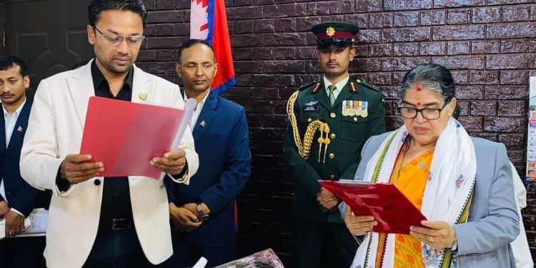 मधेश सरकार : सरोज कुमारले लिए शपथ