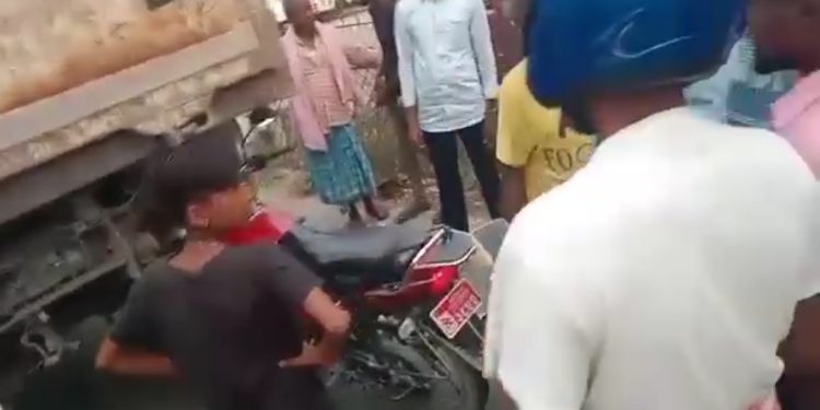 टिपरमा ठोक्किएर मोटरसाइकल चालकको मृत्यु