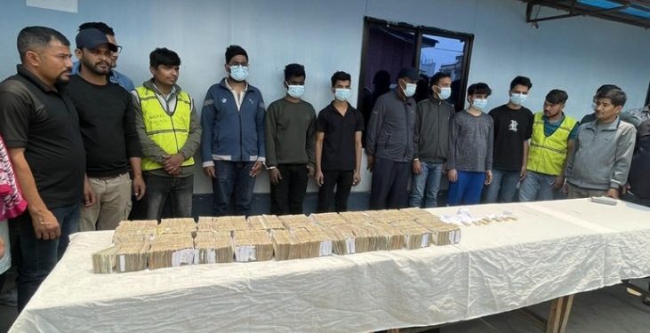 डेढ किलोभन्दा बढी सुन र १ करोड भन्दा बढी रुपैयाँ बरामद