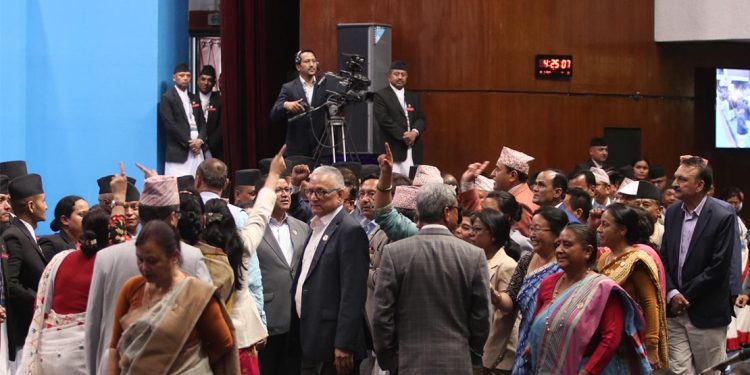 संघिय संसद्मा कांग्रेसको नाराबाजी