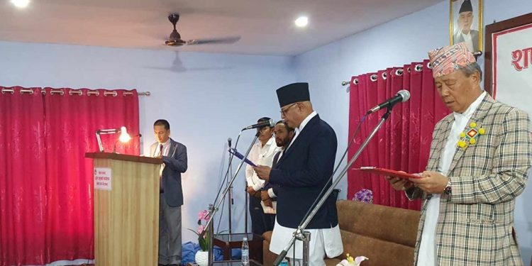 कोशी प्रदेशका नवनियुक्त मुख्यमन्त्री कार्कीले लिए शपथ