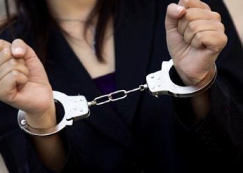 १ केजी १०१ ग्राम  कोकिनसहित विदेशी महिला पक्राउ