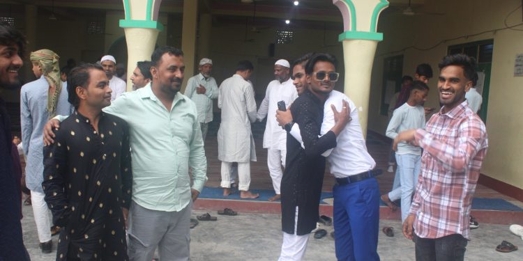 बकर इद आज देशभरका मस्जिदमा मनाइँदै
