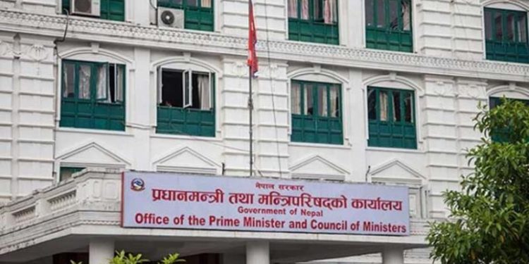 सिंहदरबारमा प्रचण्ड, ओली र माधवबिच छलफल