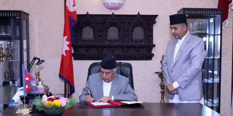 प्रधानमन्त्रीमा केपी शर्मा ओली नियुक्त