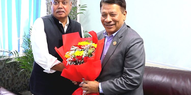 उपप्रधानमन्त्री सिंहसँग भारतीय राजदूत श्रीवास्तव बिच शिष्टाचार भेटवार्ता