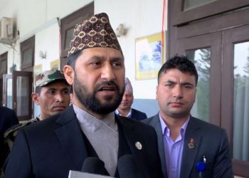 निश्चित व्यक्तिलाई जोगाउन रातारात सत्ता समीकरण : गृहमन्त्री लामिछाने