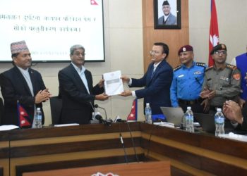 सिमलताल बस दुर्घटना : अध्ययन कार्यदलले गृहमन्त्रीलाई प्रतिवेदन बुझायो