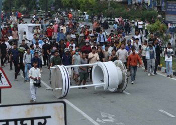 गट्ठाघर तनावपूर्ण