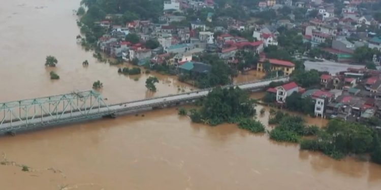 भियतनाममा आँधीका कारण ८२ जनाको मृत्यु ६४ जना बेपत्ता