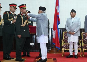 नवनियुक्त प्रधानसेनापतिलाई दर्ज्यानी चिह्न प्रदान