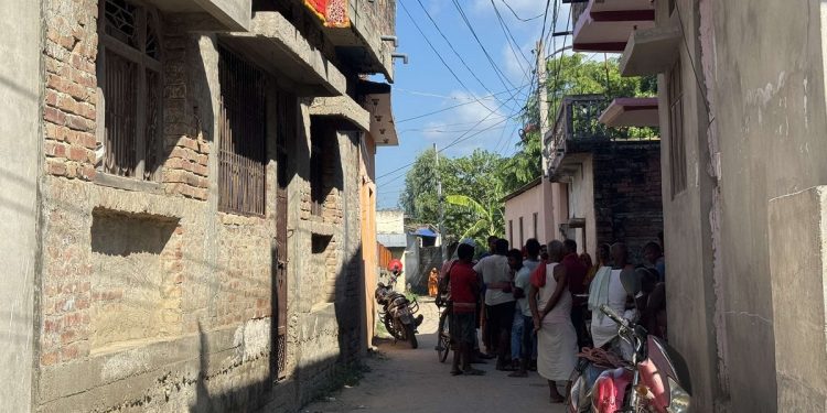 जनकपुरधाम–२४ का वडाध्यक्ष र सचिव घुससहित पक्राउ