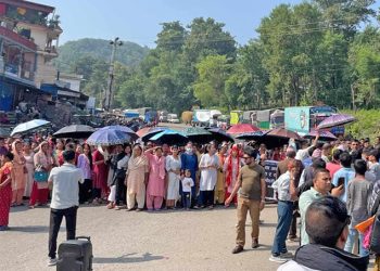 बालिका बलात्कारका आरोपी पक्राउ नगरेको भन्दै भालुबाङ बजार बन्द