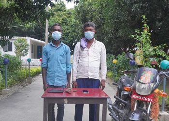 हतियार सहित २ जना पक्राउ