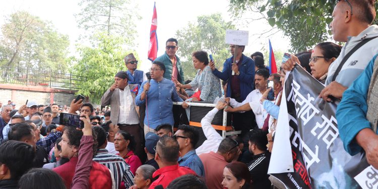 रास्वपाका २ उपसभापतिसहित ९ जनाविरुद्ध सफलले दिए जाहेरी