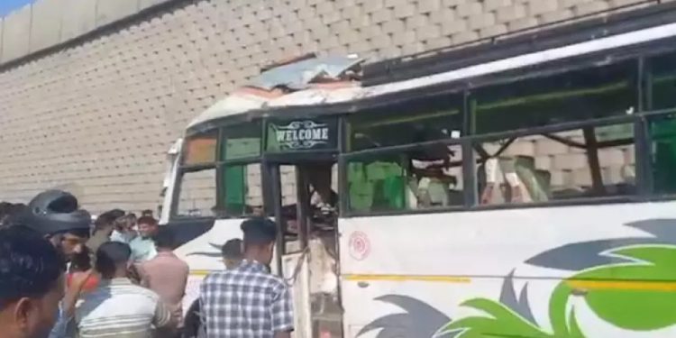 भारत : बस दुर्घटना हुदाँ २२ जनाको मृत्यु