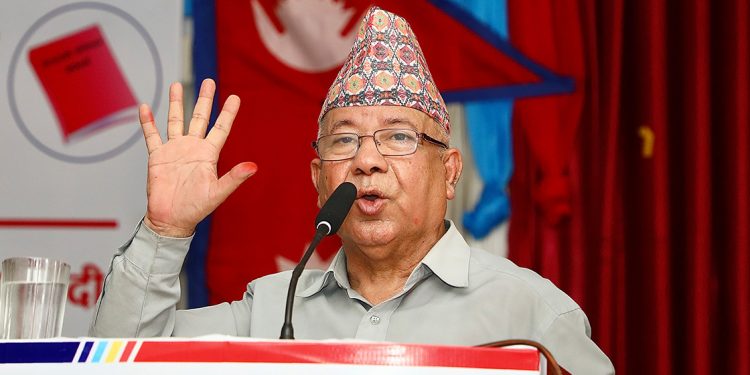 विचार गोष्ठीमा सहभागी हुन माधव नेपाल भेनेजुयला जाँदै