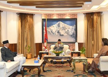 चीन भ्रमणबारे प्रधानमन्त्रीले राष्ट्रपतिलाई जानकारी गराउदैं