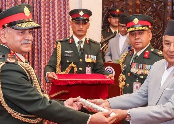 राष्ट्रपतिद्वारा भारतीय सेना प्रमुख द्विवेदीलाइ मानार्थ महारथी प्रदान